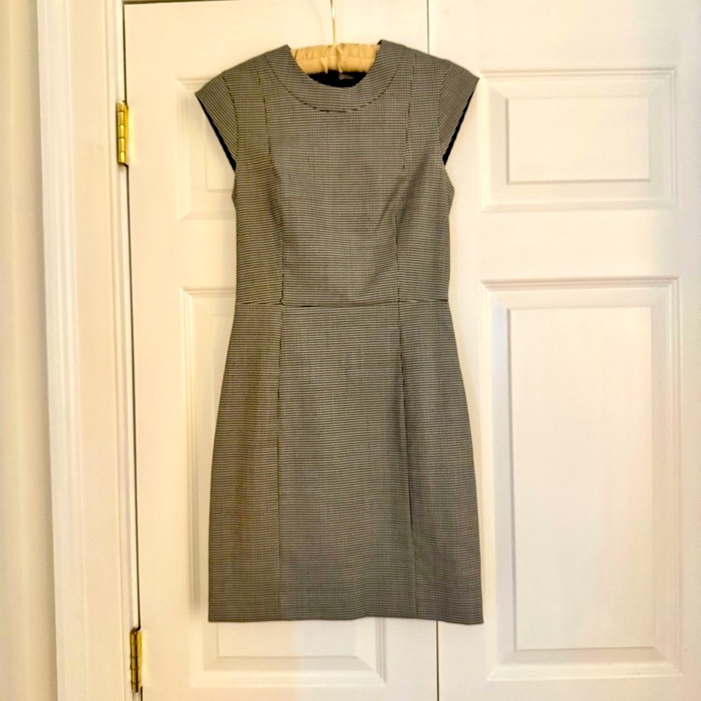 Theory Classic Black and White small houndstooth Dress. Size 00